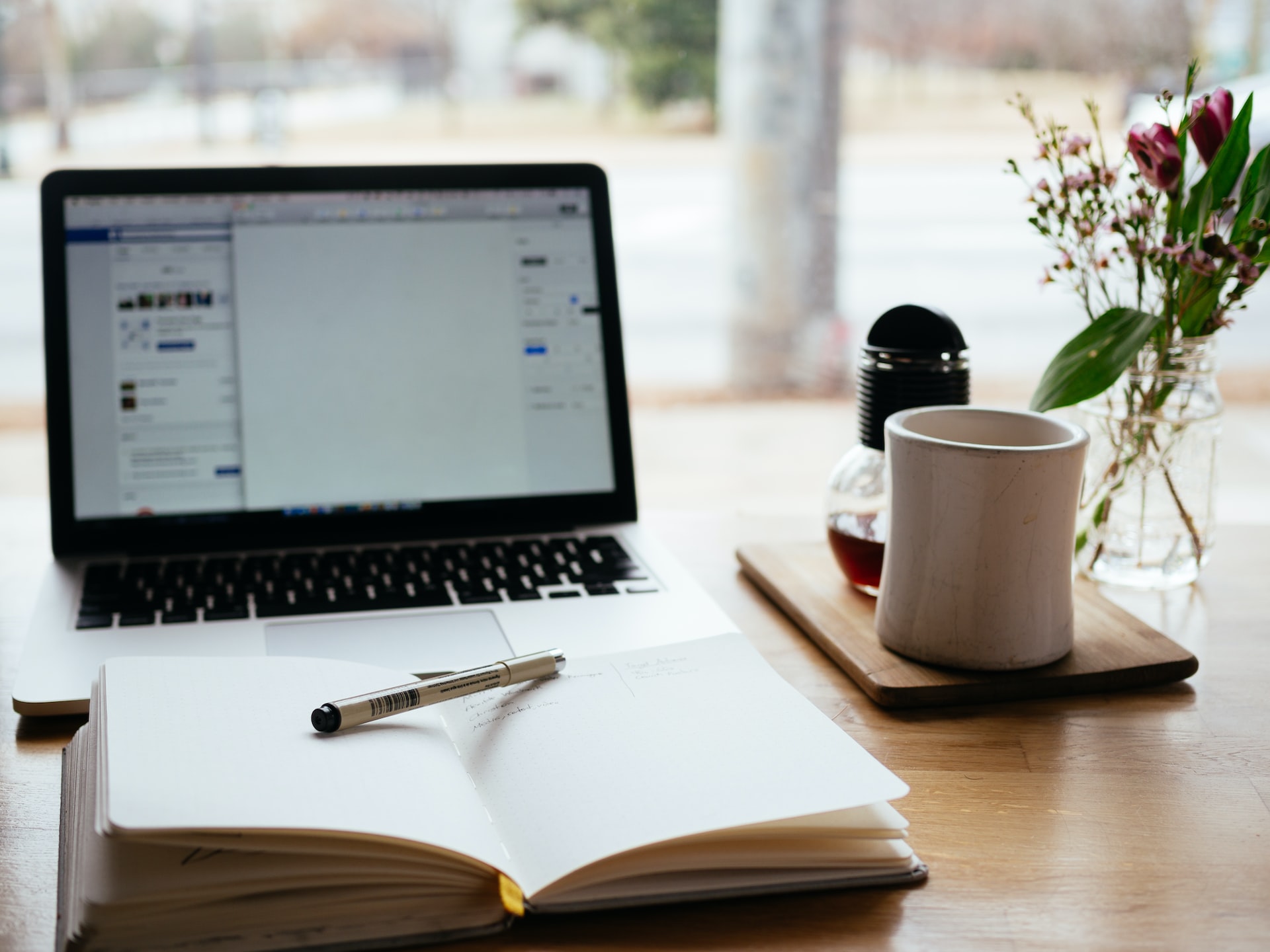 7 Reasons Why People Don't Stay Too Long on Your Website 1 nick morrison FHnnjk1Yj7Y unsplash