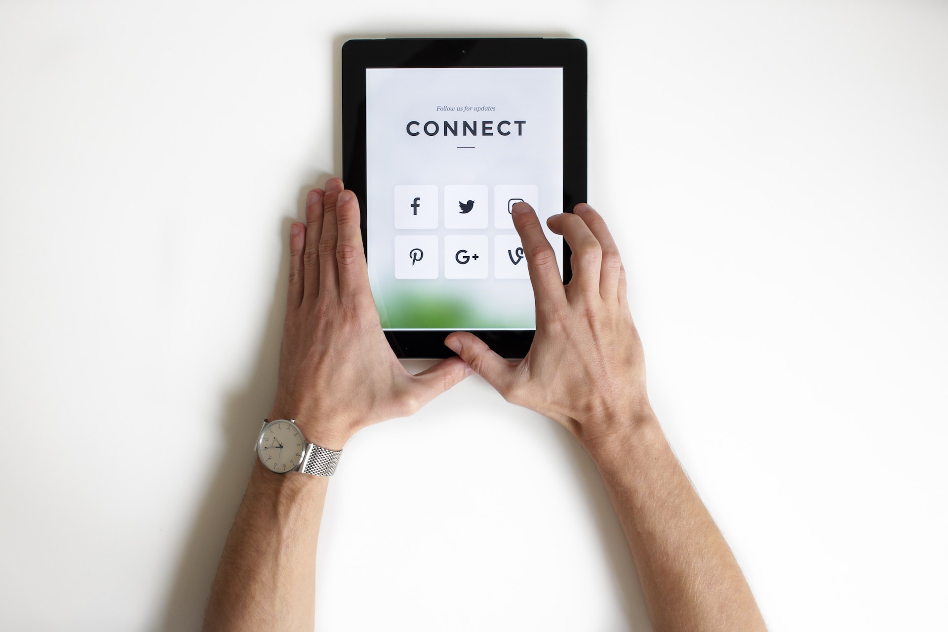 How Social Media is Revolutionizing Ecommerce Marketing 1 Social Media