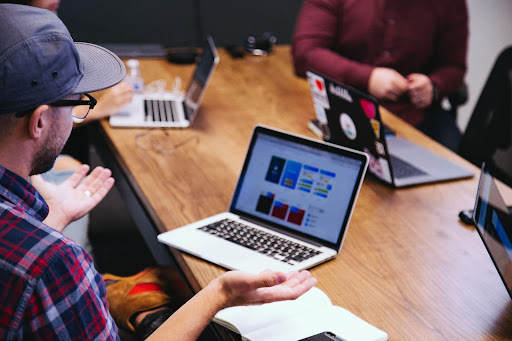 E-Commerce Content Management Systems: A Comprehensive Guide 1 man using his laptop