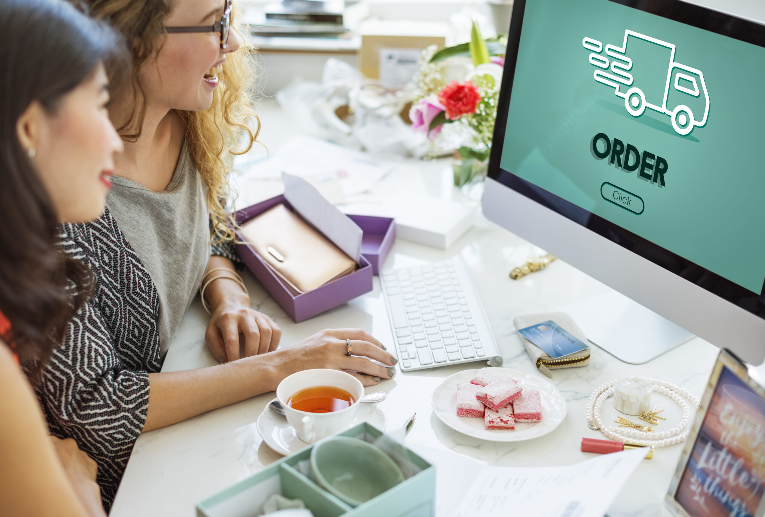 Build Scalable E-commerce Platforms in 2025 – An Ultimate Guide 1 Build Scalable E-commerce Platforms in 2025 – An Ultimate Guide