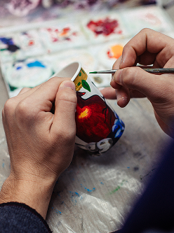 master painting plastic cup