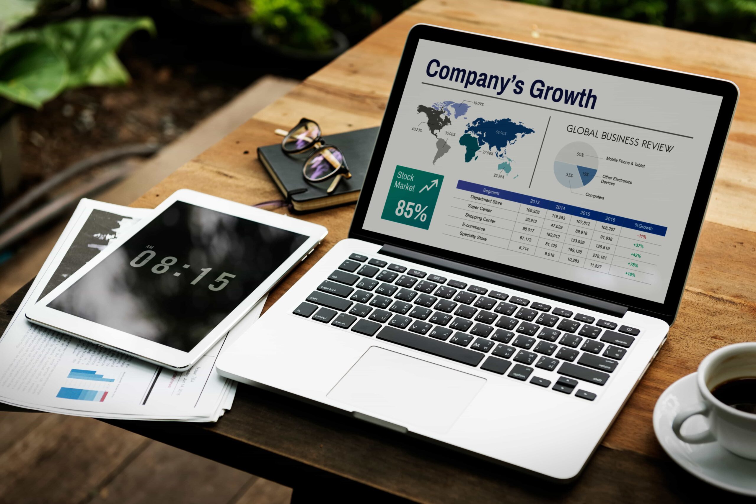 Magento vs. Shopify: Choosing the Right Platform for Scalable Growth 1 Magento or Shopify Selecting the Best Platform for Business Growth scaled